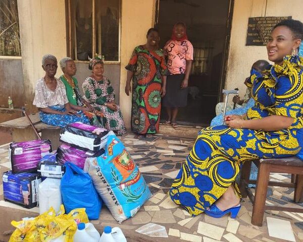 congree exco visits the elderly home